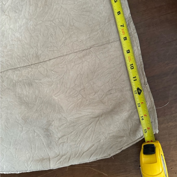 Danier stretch suede asymmetrical skirt in perfect condition - Picture 6 of 6